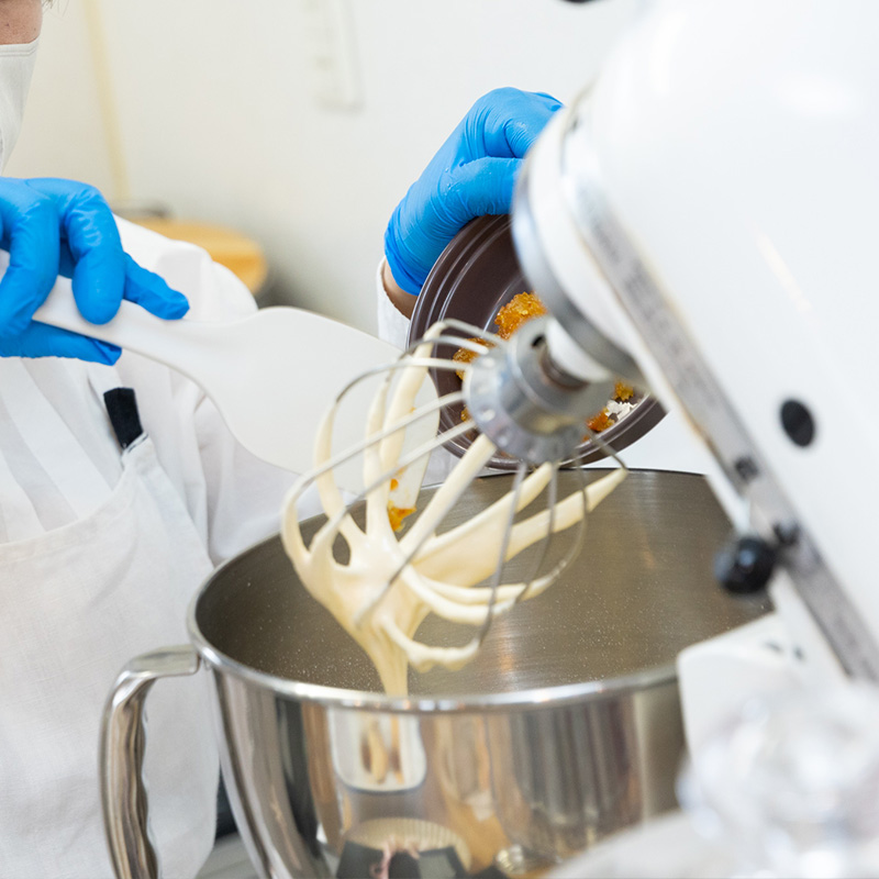 マルサン商事で働くスタッフ06