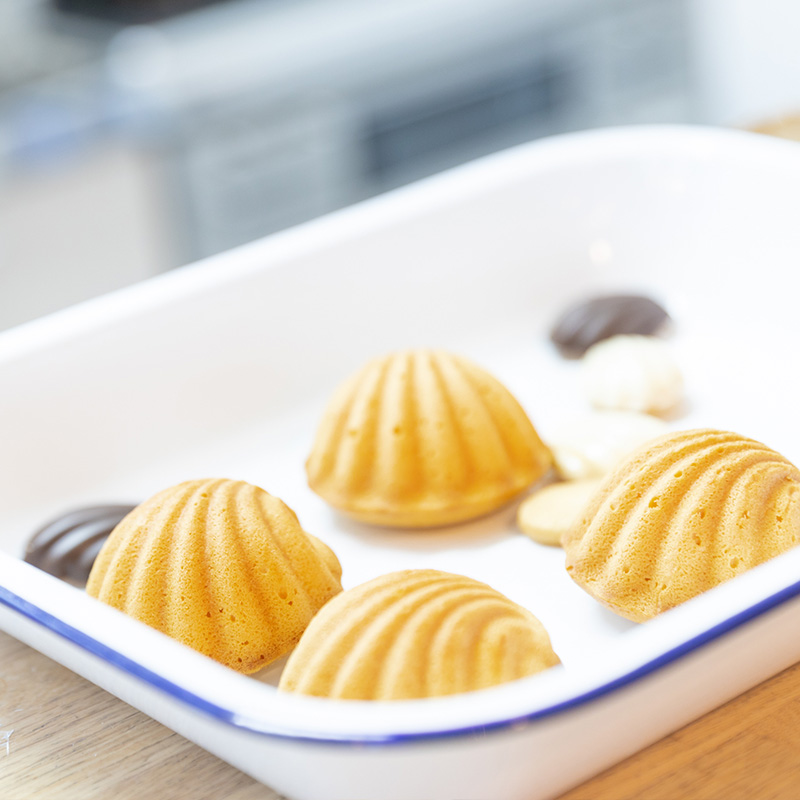 マルサン商事で働くスタッフ02